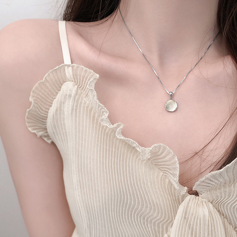 Women's Purple Oval Pendant Necklace — Stylish Accessory